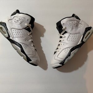 Air Jordan 6 Retro Reverse Oreo (GS) Size 5.5y
